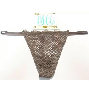 Victoria’s Secret V-String Thong Panties Small